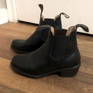 Blundstone Women’s Black Leather Heeled Boots